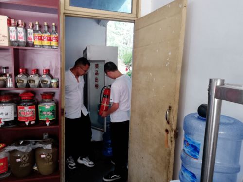 悅來鎮聯合市監所加強餐飲服務單位食品衛生與消防安全檢查